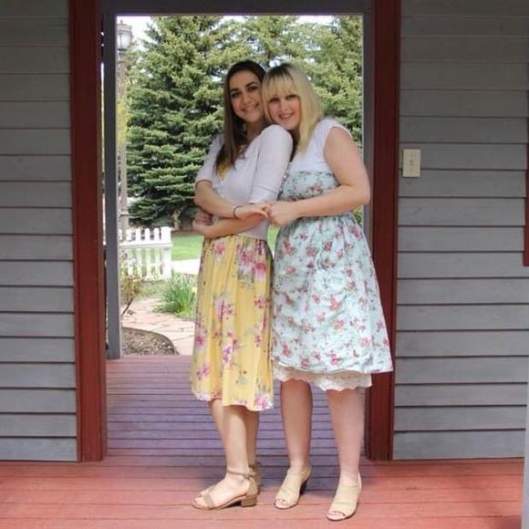 Meet your Posher, Naomi - Picture 1 of 1